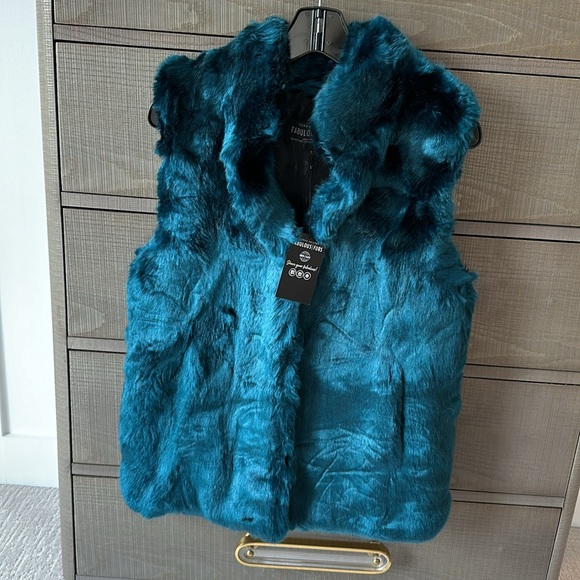 Fabulous Furs Sapphire Mink Faux Fur Couture Hook Vest- NEW - Picture 3 of 6